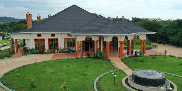 Ngorongoro Coffee Lodge klik voor verdere informatie! Ngorongoro Coffee Lodge klik voor verdere informatie!