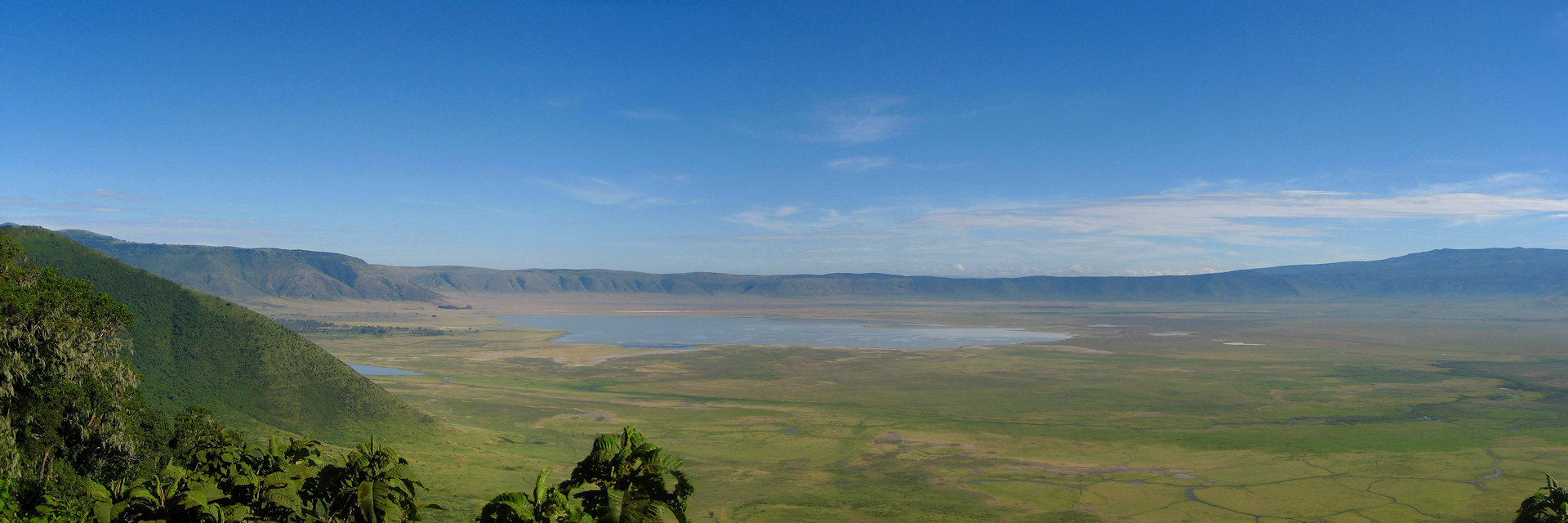 Ngorongoro krater in het noorden van Tanzania met de grootste concentratie van het wild in Afrika. Ngorongoro krater in het noorden van Tanzania met de grootste concentratie van het wild in Afrika.