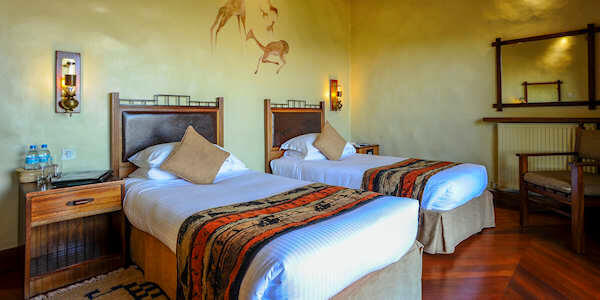 Ngorongoro Serena Safari Lodge interieur standaard kamer, Ngorongoro Krater in Tanzania Ngorongoro Serena Safari Lodge interieur standaard kamer, Ngorongoro Krater in Tanzania