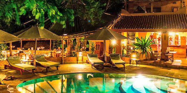Nomad Beach Resort accommodatie rivas restaurant, Diani Beach in Kenia Nomad Beach Resort accommodatie rivas restaurant, Diani Beach in Kenia