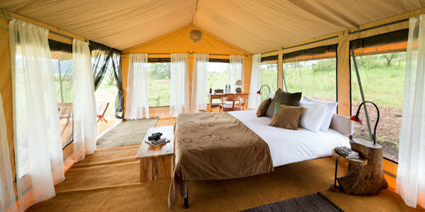 Nyikani Camp Central interieur safaritent, Serengeti Nationaal Park in Tanzania Nyikani Camp Central interieur safaritent, Serengeti Nationaal Park in Tanzania