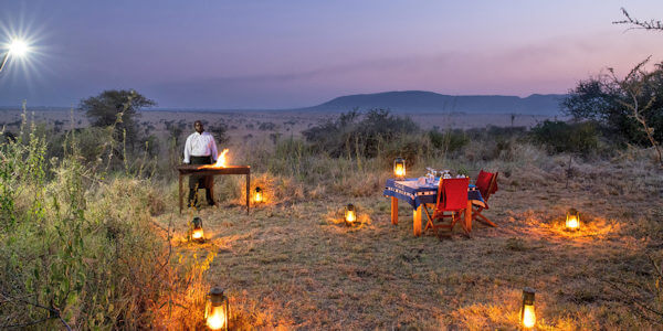 Nyikani Camp Central accommodatie bush diner, Serengeti Nationaal Park in Tanzania Nyikani Camp Central accommodatie bush diner, Serengeti Nationaal Park in Tanzania