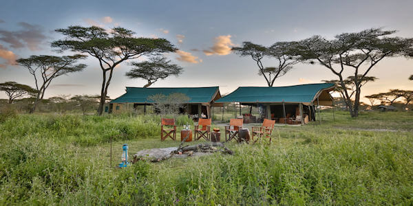 Nyikani Migration Camp accommodatie kampvuur, Serengeti Nationaal Park in Tanzania Nyikani Migration Camp accommodatie kampvuur, Serengeti Nationaal Park in Tanzania