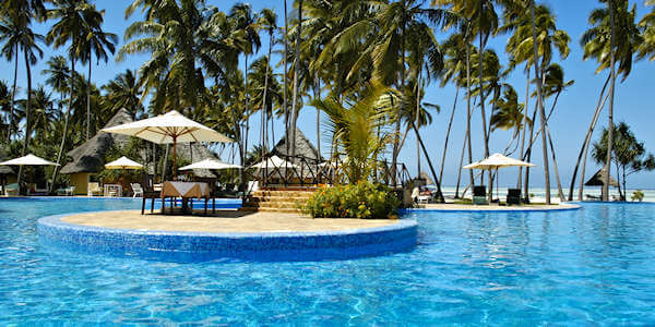 Ocean Paradise Resort Zanzibar - Zanzibar, Tanzania Ocean Paradise Resort Zanzibar - Zanzibar, Tanzania - Zwembad / Lunch terras