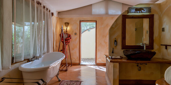 PrideInn Mara accommodatie riverview cottage - badkamer, Masai Mara in Kenia PrideInn Mara accommodatie riverview cottage - badkamer, Masai Mara in Kenia