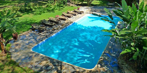 Rivertrees Country Inn accommodatie zwembad met handdoekservice, Arusha Nationaal Park in Tanzania Rivertrees Country Inn accommodatie zwembad met handdoekservice, Arusha Nationaal Park in Tanzania