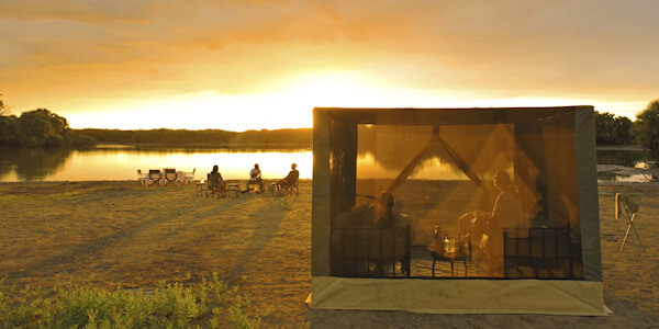 Roho ya Selous accommodatie fly camping lake nzerakera, Nyerere Nationaal Park in Tanzania Roho ya Selous accommodatie fly camping lake nzerakera, Nyerere Nationaal Park in Tanzania