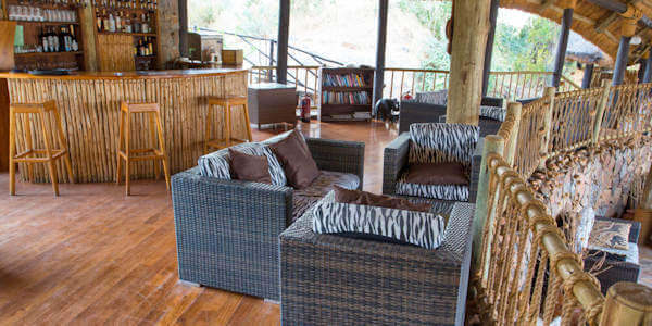 Ruaha River Lodge accommodatie riverside restaurant & bar, Ruaha Nationaal Park in Tanzania Ruaha River Lodge accommodatie riverside restaurant & bar, Ruaha Nationaal Park in Tanzania