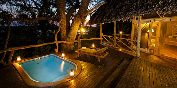 Rufiji River Camp accommodatie exterieur luxe suite, Nyerere Nationaal Park in Tanzania Rufiji River Camp accommodatie exterieur luxe suite, Nyerere Nationaal Park in Tanzania