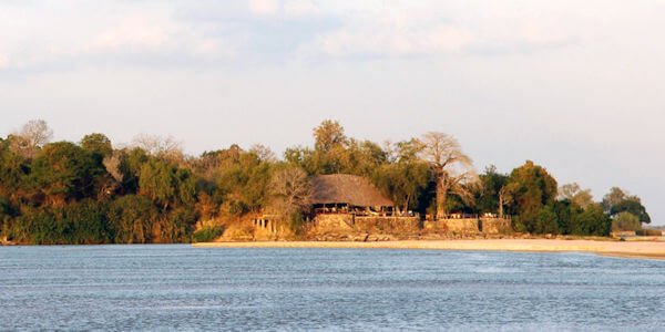 Sand Rivers Selous lodge exterieur, Nyerere Nationaal Park in Tanzania