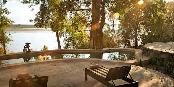Sand Rivers Selous accommodatie zwembad lounge, Nyerere Nationaal Park in Tanzania