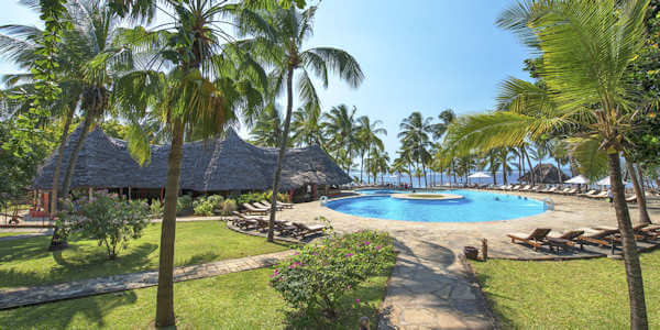 Sandies Tropical Village  zwembad met zonneterras, Malindi in Kenia
