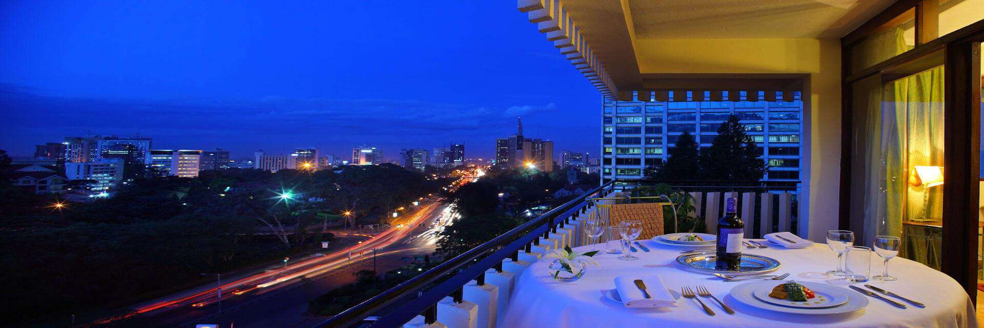 Sarova Panafric Hotel uitzicht Nbelele suite op de skyline van Nairobi Sarova Panafric Hotel uitzicht Nbelele suite op de skyline van Nairobi