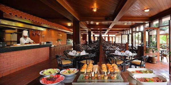 Sarova Panafric Hotel flametree restaurant, Nairobi in Kenia Sarova Panafric Hotel flametree restaurant, Nairobi in Kenia