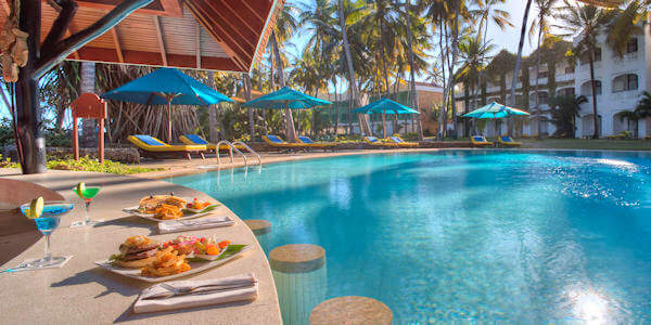 Zwembad met poolbar Zwembad met poolbar