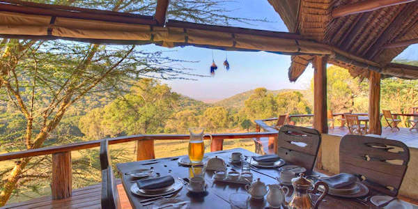 Saruni Mara Camp restaurant en lounge, Masai Mara in Kenia