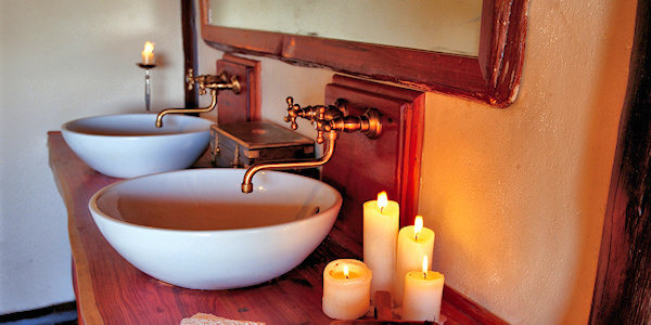 Saruni Mara Camp accommodatie badkamer cottage, Masai Mara in Kenia
