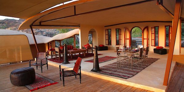 Saruni Samburu Lodge beschikt over riante villa’s met zwembad waar u in alle stijl kunt relaxen. Saruni Samburu Lodge beschikt over riante villa’s met zwembad waar u in alle stijl kunt relaxen.