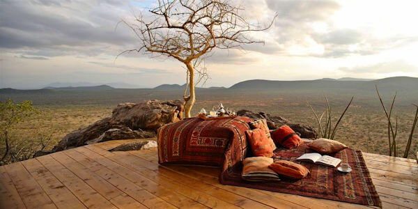 Geniet van een sundowner in een harmonieuze romantische setting Geniet van een sundowner in een harmonieuze romantische setting, accommodatie Samburu Nationaal Reservaat in Kenia