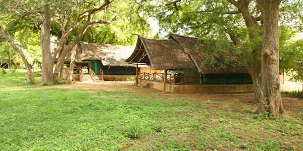 Satao Safari Camp standaard safari tent, Tsavo Oost Nationaal Park in Kenia Satao Safari Camp standaard safari tent, Tsavo Oost Nationaal Park in Kenia