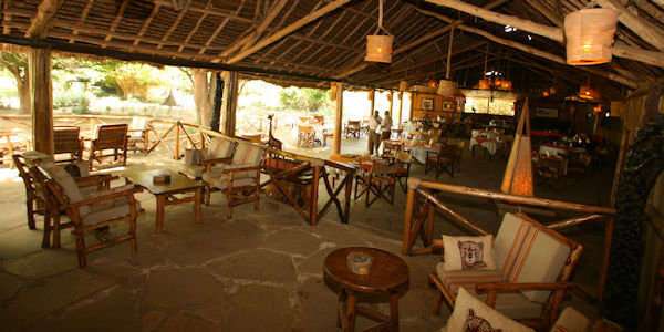 Satao Safari Camp lounge, Tsavo Oost Nationaal Park in Kenia Satao Safari Camp lounge, Tsavo Oost Nationaal Park in Kenia
