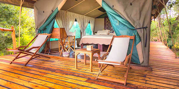 Selous Impala Camp safaritent exterieur, Nyerere Nationaal Park in Tanzania Selous Impala Camp safaritent exterieur, Nyerere Nationaal Park in Tanzania