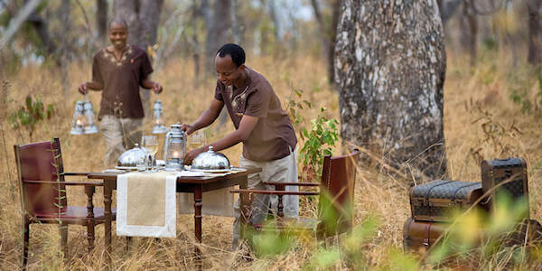 Selous Serena Camp accommodatie bush diner, Nyerere Nationaal Park in Tanzania Selous Serena Camp accommodatie bush diner, Nyerere Nationaal Park in Tanzania