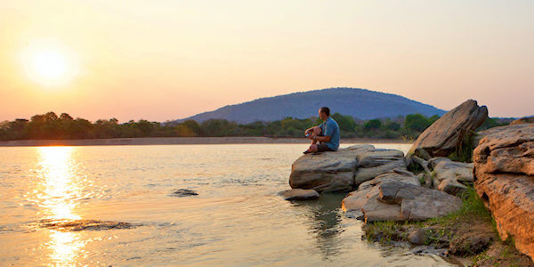 Selous Serena Camp accommodatie vis excursie, Nyerere Nationaal Park in Tanzania Selous Serena Camp accommodatie vis excursie, Nyerere Nationaal Park in Tanzania