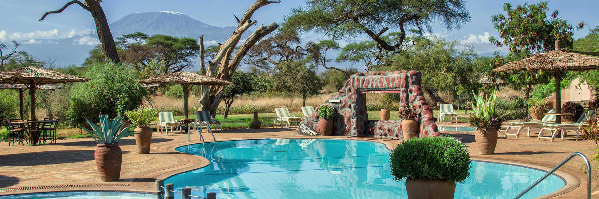 Sentrim Amboseli Lodge is een eenvoudig safarikamp gelegen aan de rand van het Amboseli Nationaal Park in Kenia, Sentrim Amboseli Lodge is een eenvoudig safarikamp gelegen aan de rand van het Amboseli Nationaal Park in Kenia,