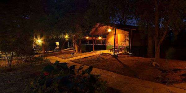 Sentrim Tsavo accommodatie standaard kamer, Tsavo Oost Nationaal Park in Kenia