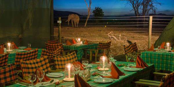 Sentrim Tsavo restaurant, Tsavo Oost Nationaal Park in Kenia