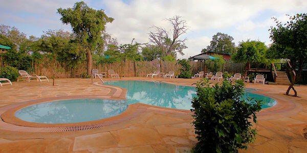 Sentrim Tsavo accommodatie zwembad & massage salon, Tsavo Oost Nationaal Park in Kenia