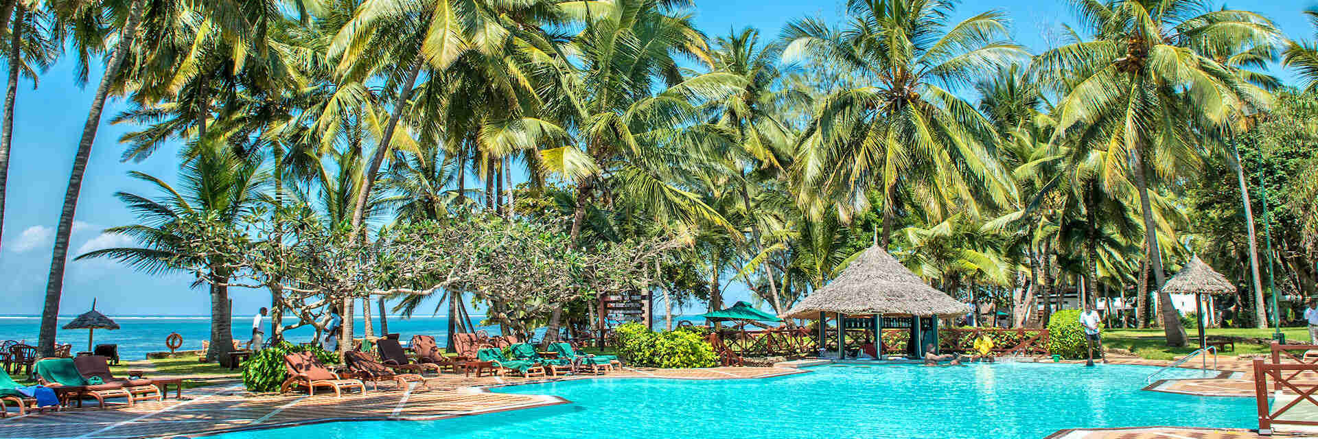 Serena Beach Hotel & Spa ligt ten noorden van Mombassa aan het populaire Shanzu Beach. Serena Beach Hotel & Spa ligt ten noorden van Mombassa aan het populaire Shanzu Beach.
