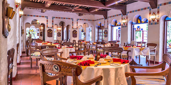 Serena Beach Resort & Spa accommodatie fountain restaurant, Bamburi en Shanzu Beach in Kenia Serena Beach Resort & Spa accommodatie fountain restaurant, Bamburi en Shanzu Beach in Kenia