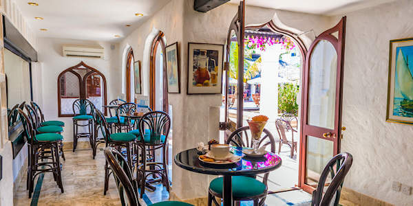 Serena Beach Resort & Spa accommodatie ice cream parlour, Bamburi en Shanzu Beach in Kenia Serena Beach Resort & Spa accommodatie ice cream parlour, Bamburi en Shanzu Beach in Kenia