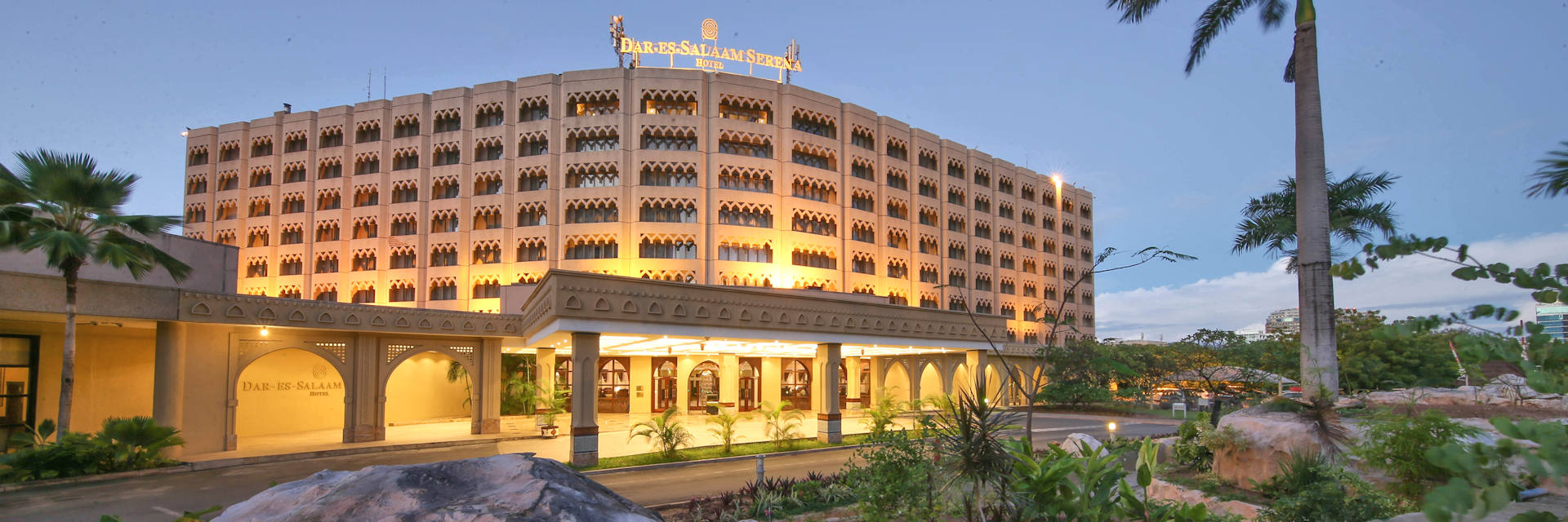 Dar es Salaam Serena Hotel een oase van rust omgeven door een inheemse tuin in het centrum van Dar es Salaam Dar es Salaam Serena Hotel een oase van rust omgeven door een inheemse tuin in het centrum van Dar es Salaam