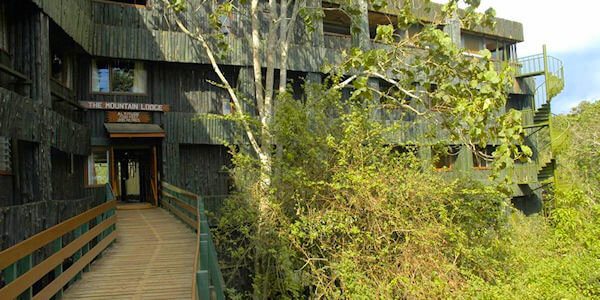 Serena Mountain Lodge entree lodge, Mount Kenya Nationaal Park in Kenia