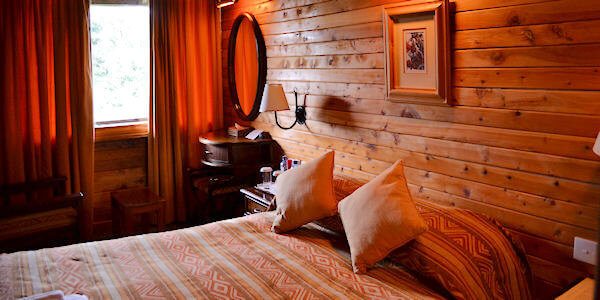 Serena Mountain Lodge accommodatie standaarkamer inrichting, Mount Kenya Nationaal Park in Kenia