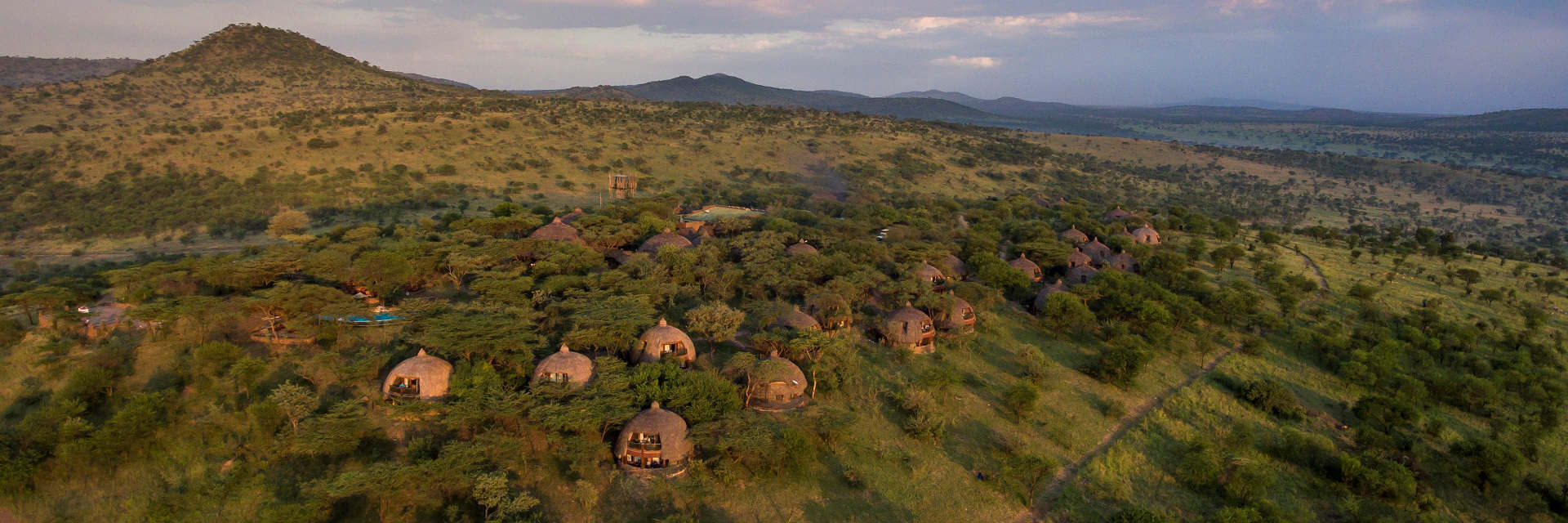 Serengeti Serena Lodge centraal gelegen nabij de Seronera concessie in de Serengeti nationaal park in Tanzania Serengeti Serena Lodge centraal gelegen nabij de Seronera concessie in de Serengeti nationaal park in Tanzania