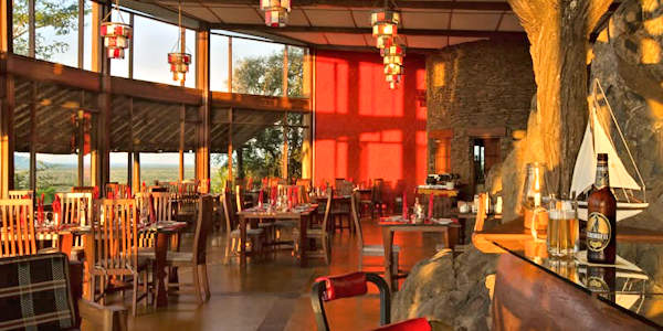 Serengeti Simba Lodge accommodatie restaurant en bar, Serengeti Nationaal Park in Tanzania Serengeti Simba Lodge accommodatie restaurant en bar, Serengeti Nationaal Park in Tanzania