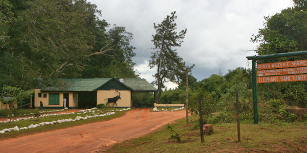 Kinongo entree Shimba Hills, Shimba Hills Nationaal Park in Kenia Kinongo entree Shimba Hills, Shimba Hills Nationaal Park in Kenia