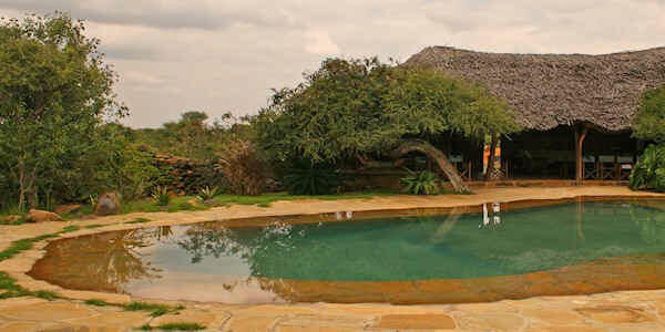 Sosian Lodge accommodatie zwembad met handdoekservice, Laikipia in Kenia