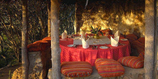 Taita Hills Safari Lodge sundowner taita concessie, Tsavo West Nationaal Park in Kenia
