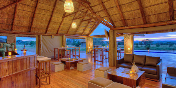 Tarangire Ndovu Tented Lodge inrichting lounge, Tarangire Nationaal Park in Tanzania Tarangire Ndovu Tented Lodge inrichting lounge, Tarangire Nationaal Park in Tanzania