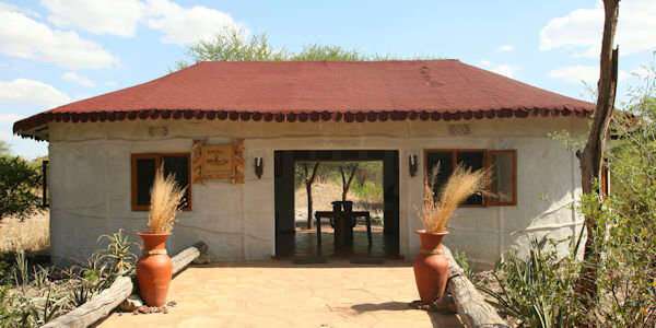 Tarangire Osupuko Lodge entree osupuko lodge, Tarangire Nationaal Park in Tanzania Tarangire Osupuko Lodge entree osupuko lodge, Tarangire Nationaal Park in Tanzania