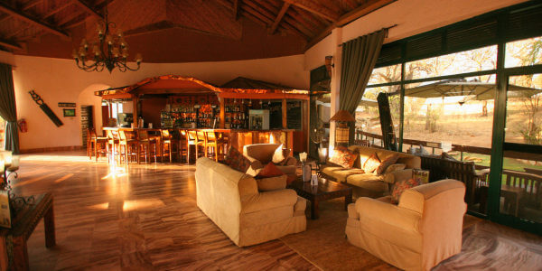 Tarangire Sopa Lodge accommodatie lounge en bar, Tarangire Nationaal Park in Tanzania Tarangire Sopa Lodge accommodatie lounge en bar, Tarangire Nationaal Park in Tanzania