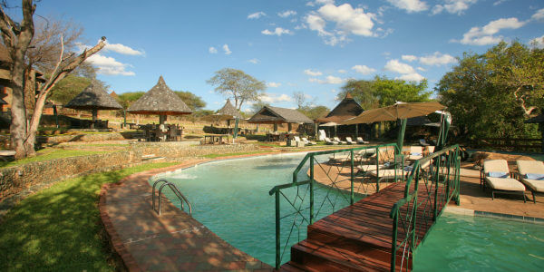 Tarangire Sopa Lodge accommodatie zwembad terras, Tarangire Nationaal Park in Tanzania Tarangire Sopa Lodge accommodatie zwembad terras, Tarangire Nationaal Park in Tanzania