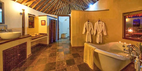 Tawi Lodge accommodatie inrichting badkamer, Amboseli Nationaal Park in Kenia Tawi Lodge accommodatie inrichting badkamer, Amboseli Nationaal Park in Kenia