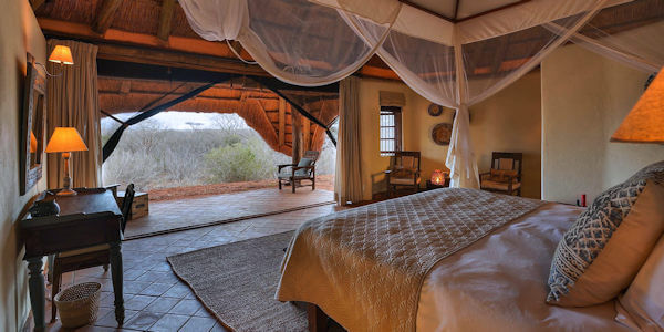 The Hildana Lodge honeymoon suite, Tsavo West Nationaal Park in Kenia The Hildana Lodge honeymoon suite, Tsavo West Nationaal Park in Kenia