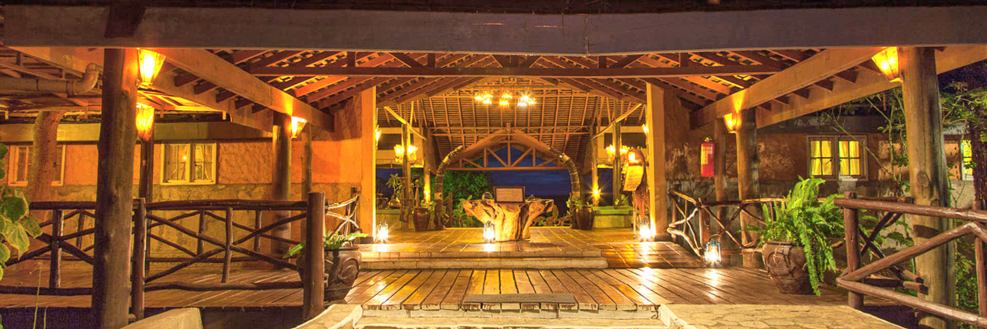 Tipilikwani Mara Camp met prachtig uitzicht over de savanne van de Masai Mara Nationaal Reservaat in Kenia. Tipilikwani Mara Camp met prachtig uitzicht over de savanne van de Masai Mara Nationaal Reservaat in Kenia.